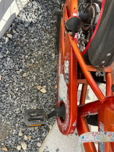 自転車 16インチ カーズ3 ライトニングマックイーン 赤