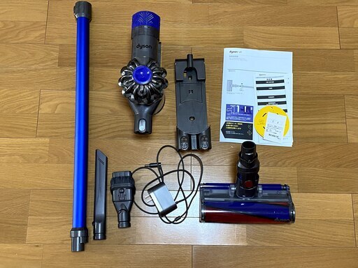 Dyson V6 Fluffy　ジャンク品　バッテリー以外の不具合なし