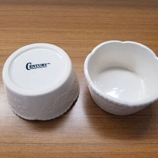 CENTURYの小さな食器の画像