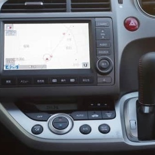 🚙4WD！HDD純正ナビにワンセグ！バックカメラも！ホンダ　ストリームございます！の画像