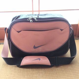 ナイキのスポーツバック