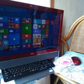 パソコン＆籐椅子の画像