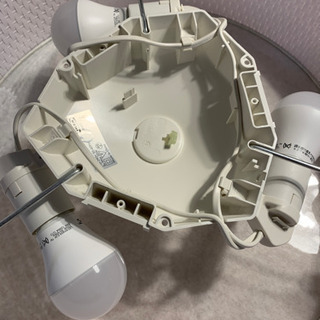 IKEA シーリングライト【暖色のLED電球付】の画像