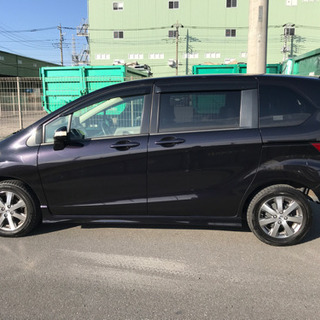☆乗り出し17万☆フリード　フレックスエアロ☆パワスラ付☆ナビ&リアフリップダウンモニター付☆5人乗り☆車検3年7月☆の画像