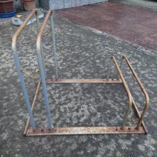 自転車の駐輪スタンド　の画像