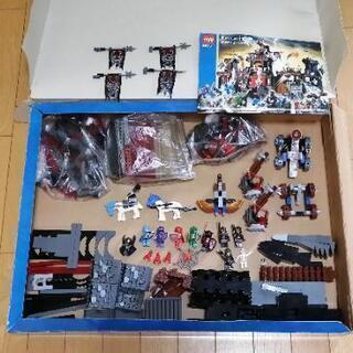 【中古・値下げ】レゴブロック　ブラデックの暗黒の要塞(8877)　+シリーズ不特定パーツの画像