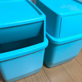 【お譲り先決定しました】美品　ゴミ箱2つ（ゴミ箱として使用していません）の画像