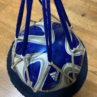 adidas サッカーボール 4号の画像