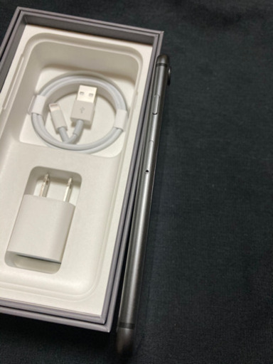 iPhone8本体 64G 美品 傷なし 付属品付き