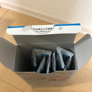 ベビー用品　粉ミルクセットの画像