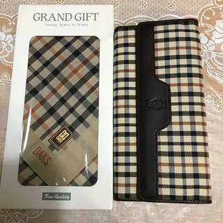 お譲り先決定済み　DAKS 未使用&美品　ハンカチと財布セット
