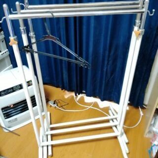 服かけるやつ　あげます