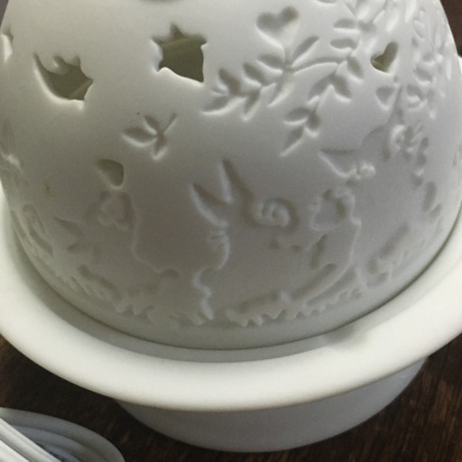 新規で出品します。郵送なし！ダヤン　アロマランプ　影絵　磁器製　わちふぃーるど