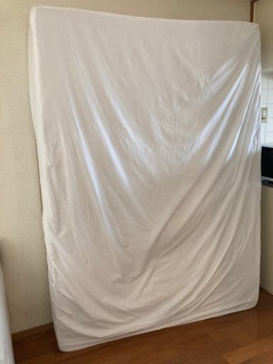 ダブルベッド