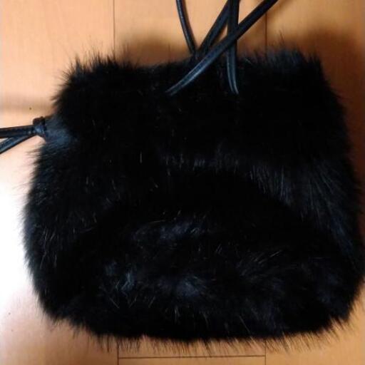 ファーのバッグ
