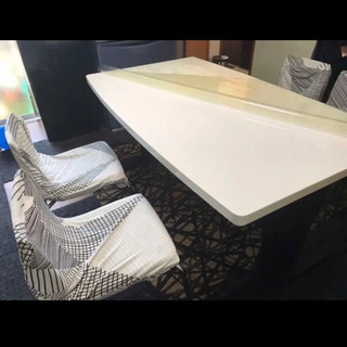 ダイニングテーブル