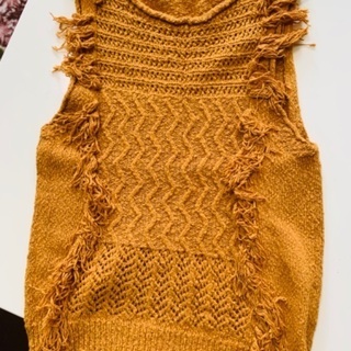 キャメル色 カギ編みフリンジデザインベストの画像