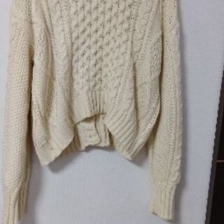 フリーサイズ　オフホワイト　編み目模様が可愛い厚手カーディガンの画像
