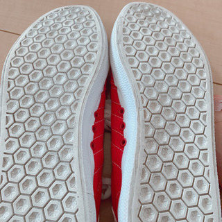 adidas 靴25.5の画像