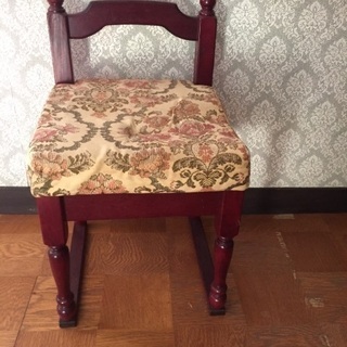 昔ながらの椅子