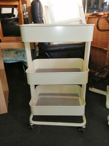 【現地取引歓迎】☆IKEA衣類ラック☆　【サイズ】横幅43　縦幅70　奥行き35　【簡易清掃済】