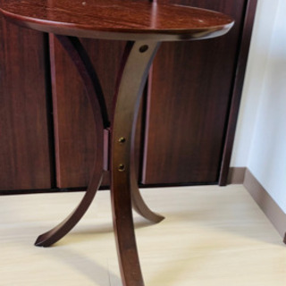 サイドテーブル