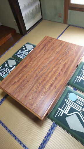 終了しましたが他の同タイプの座卓あります 【 場所をとらない 折り畳み 式 座卓 その２ 】国産メーカー の 木製家具 で 脚部は 無垢 の 和風 テーブル 居間 和室のちゃぶ台としてご利用下さい