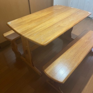テーブル