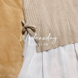 (取引中)ニットノースリーブ重ね着風裾レース ベージュ色の画像