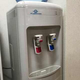 ウォーターサーバー　ガロン付き