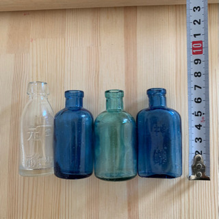 レトロ瓶　薬瓶の画像