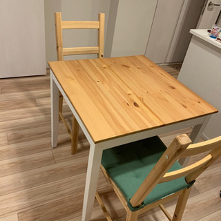 IKEA ダイニングテーブルセットの画像