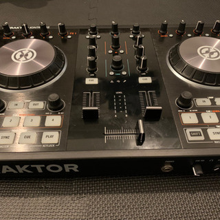 NATIVE INSTRUMENTS TRAKTOR KONTROL S2の画像