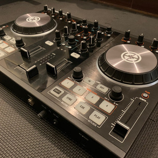 NATIVE INSTRUMENTS TRAKTOR KONTROL S2の画像