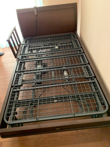 値下げ交渉大歓迎❗️【定価96万円】シモンズ 電動セミダブルベッド ? しげん屋