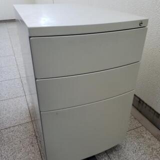 オフィス　キャビネット　白