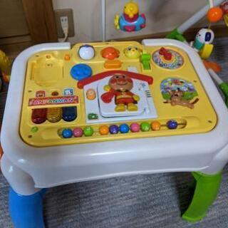 アンパンの机のおもちゃ