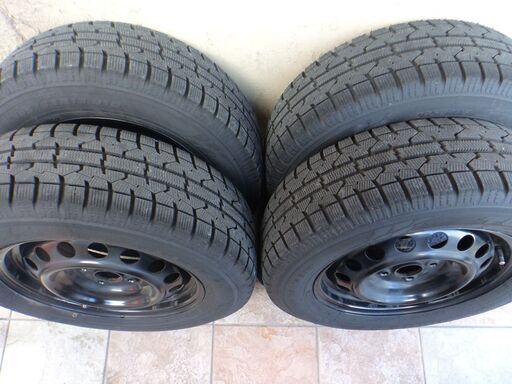 トヨタ　アクア純正ホイル　スタッドレスタイヤ付　195/65R15