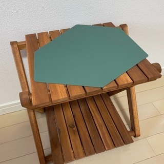 サイドテーブル無料で差し上げます。