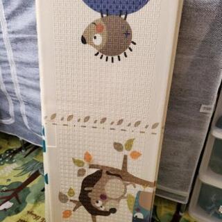 折り畳みベビープレイマット