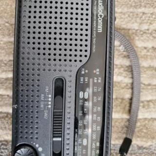 オーム電機 AM/FM/SW手回し発電ラジオライト RAD-V9...