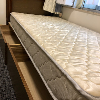 シングルベッド   