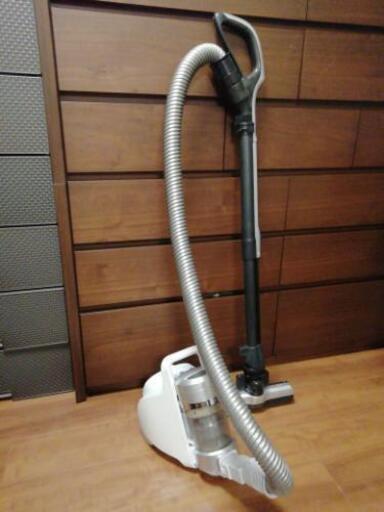サイクロン式掃除機　東芝　トルネオ