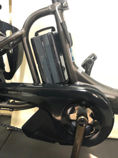 関東全域送料無料　保証付き　ヤマハ　パスキッスミニ　ガンメタ　20インチ 3人乗り 8.7ah デジタル　電動自転車