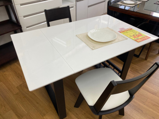 I350 ニトリ　バタフライダイニング3点セット