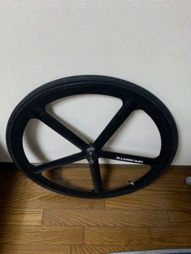 ピストバイク フロントホイール ハブシャフト無し？