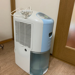 除湿機売ります！(その他家電まとめ売りあり)