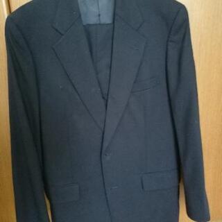 【3/4まで　処分するので差し上げます】紺の2つボタンスーツ