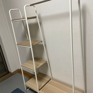 ハンガーラックの画像