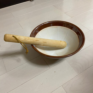 漬物用壺と胡麻すり鉢の画像